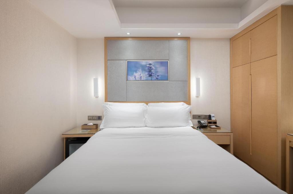 Lavande Hotel Guangzhou Shangxiajiu Pedestrian Street Hualin Temple Metro Station Exterior foto